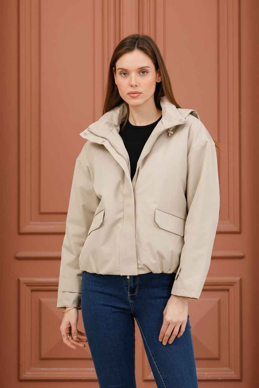 VESTE FEMME MI-SAISON Laura Jo imperméable legerement ouatiné , capuche amovible .