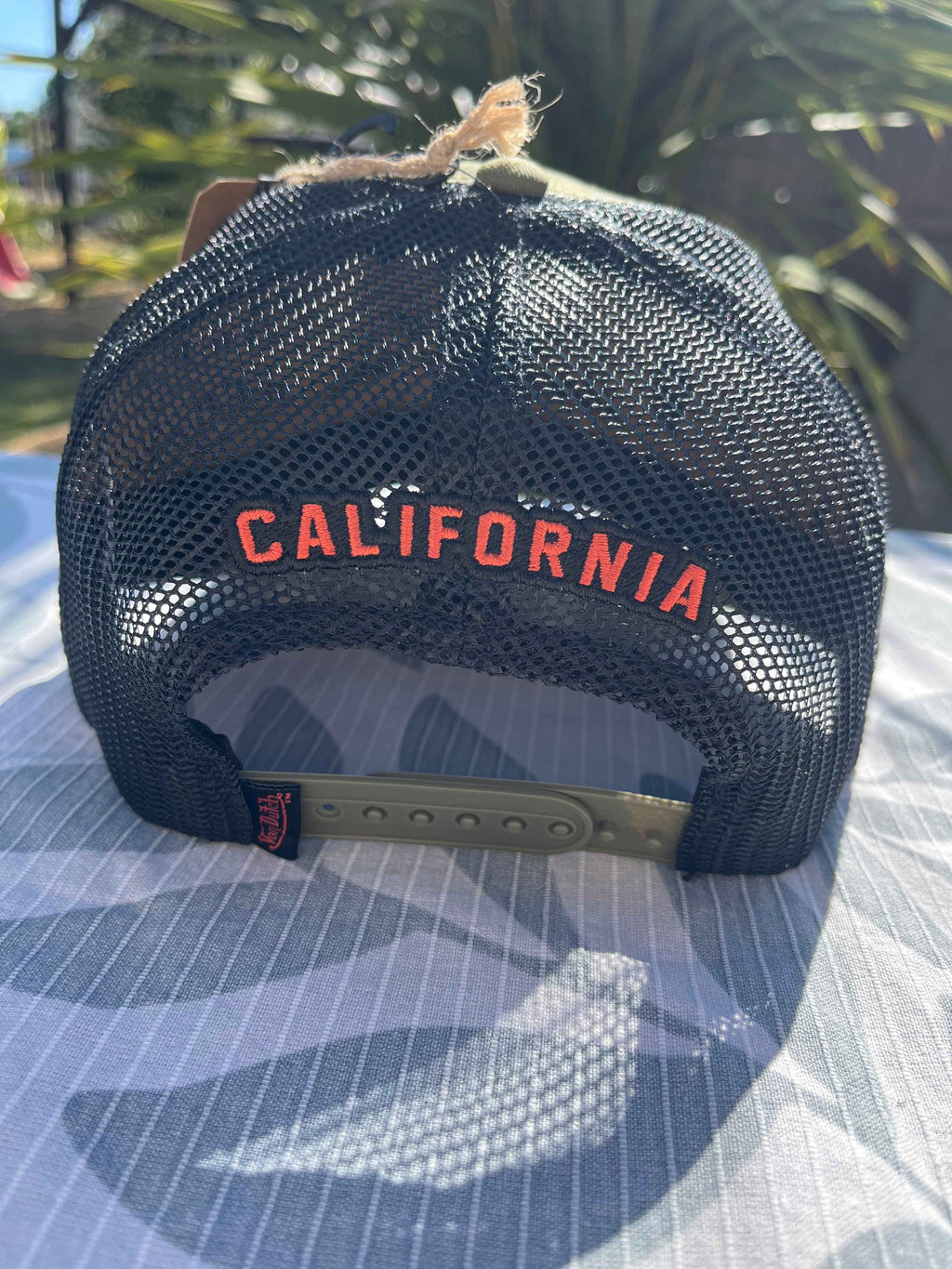 CASQUETTE TRUCKER AVEC PRINT ET PATCH USE VD