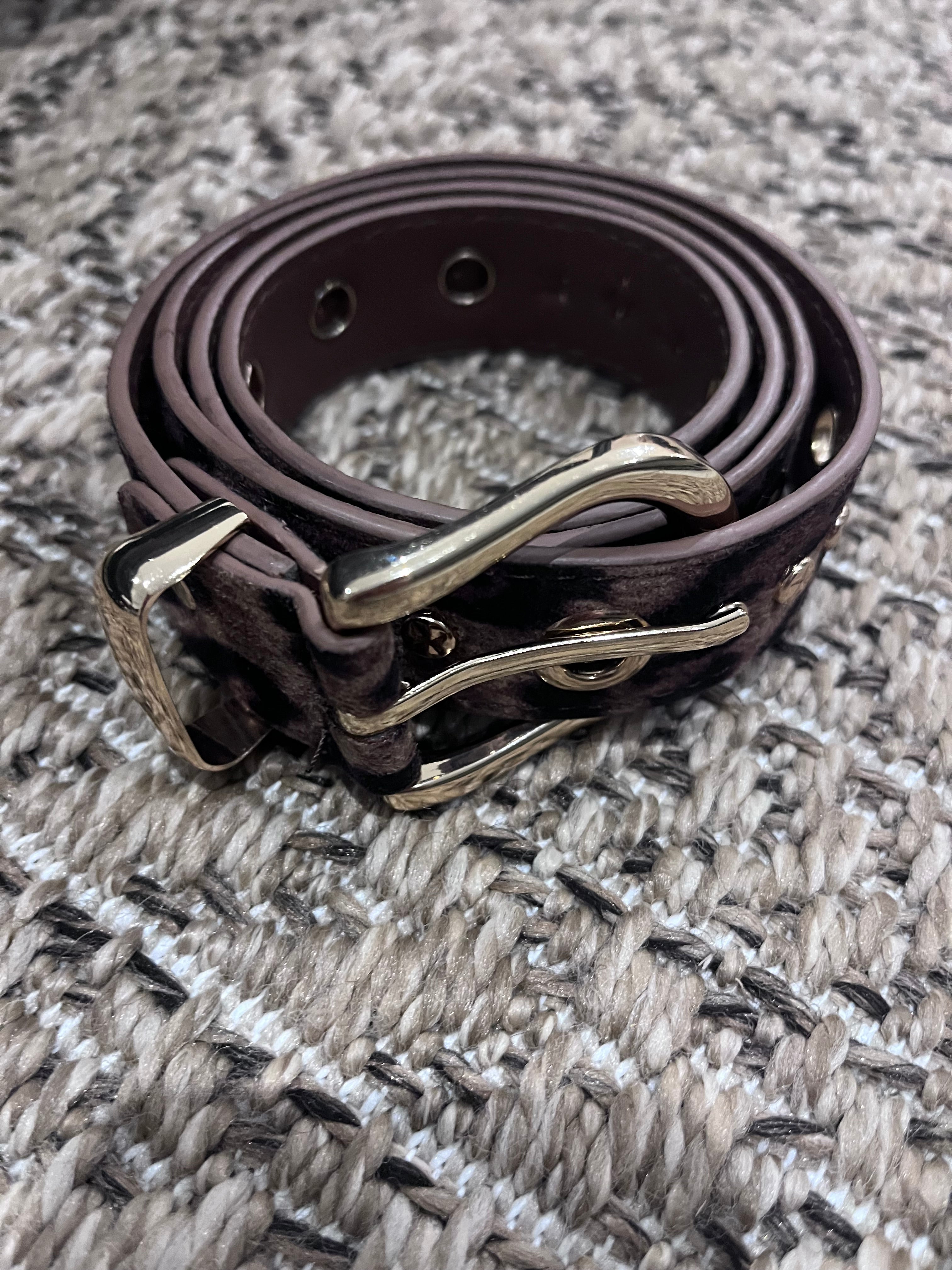 Ceinture fine léopard finition bijou avec rivets et boucle d'or