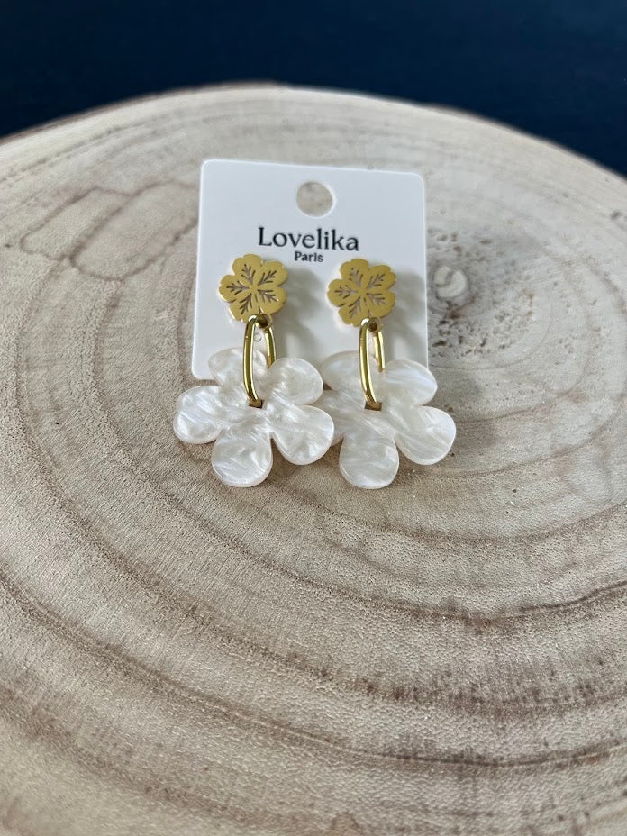 Boucles d'oreilles fleur de nacre, Elva