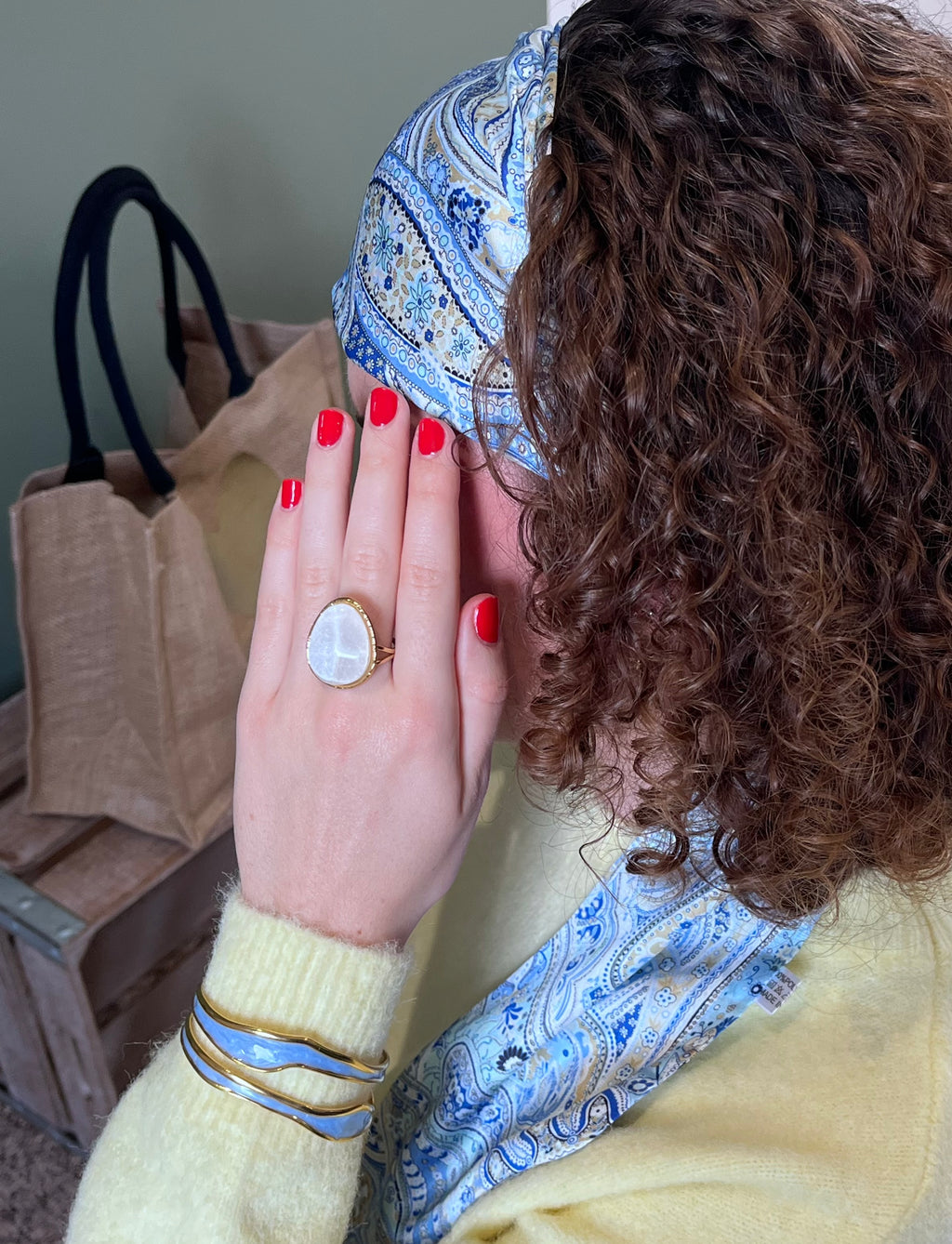 Bague pierre de résine