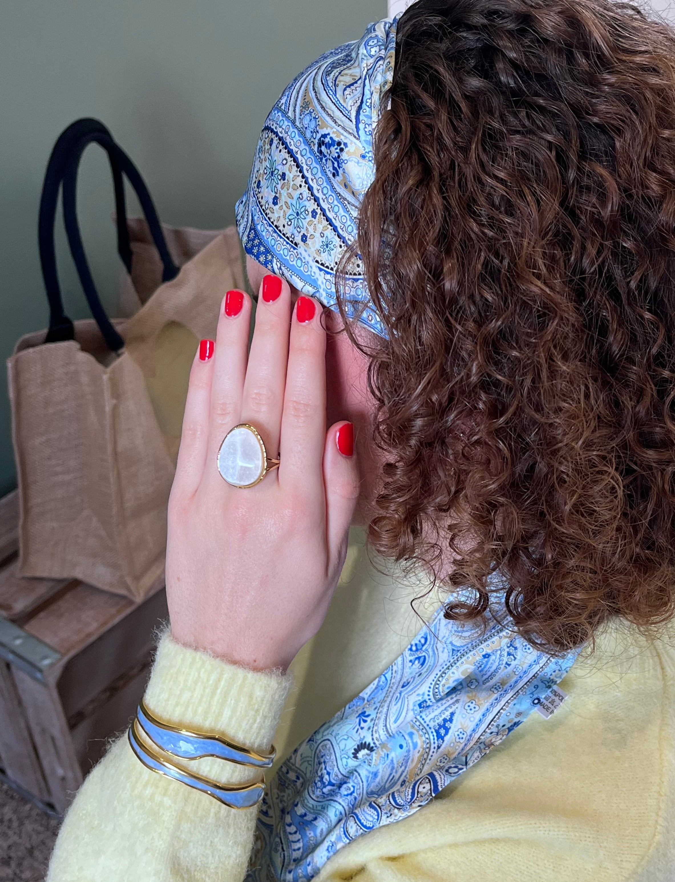 Bague pierre de résine