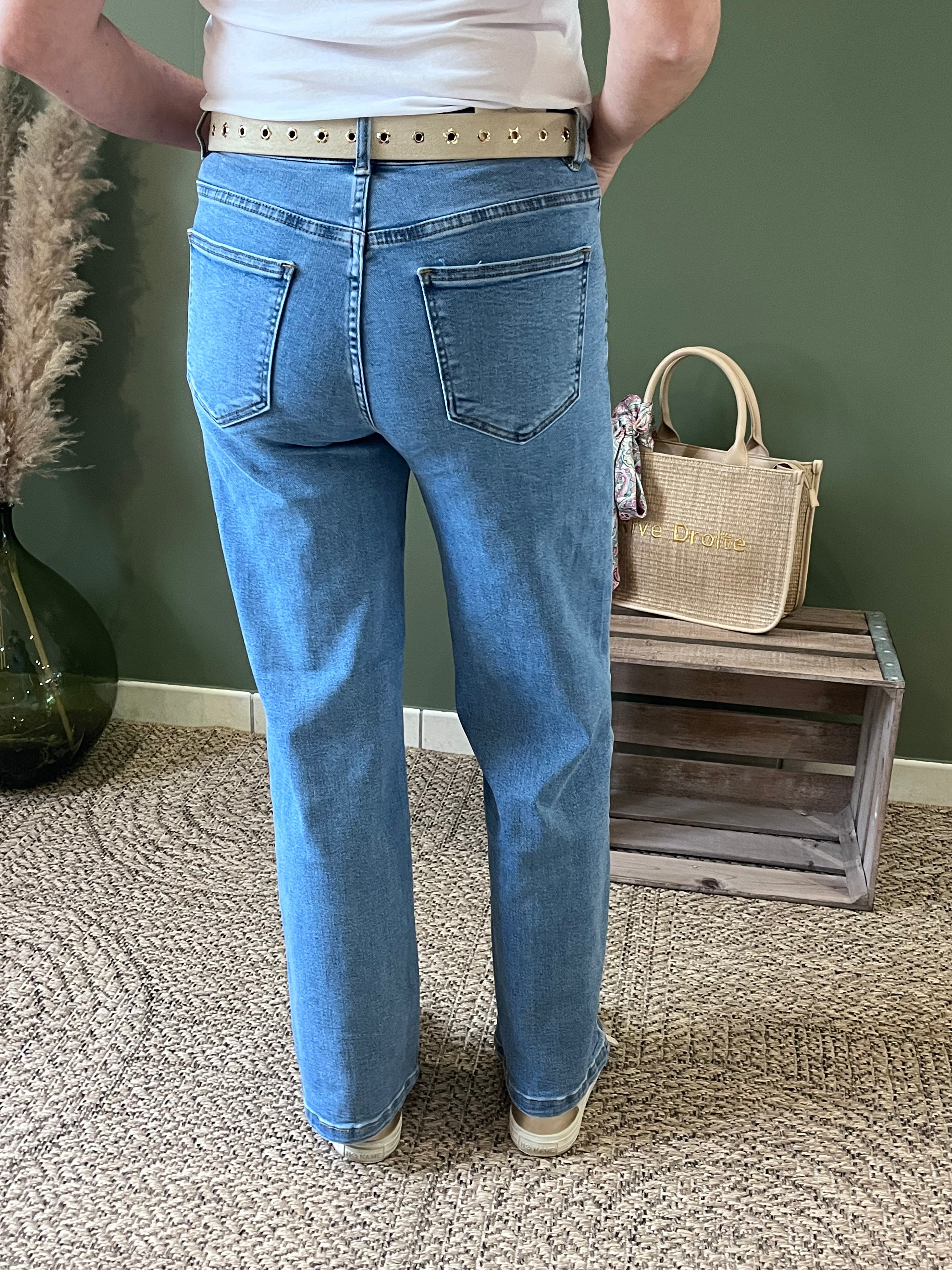 Jean wide leg femme bleu - Broderies florales poches arrière
