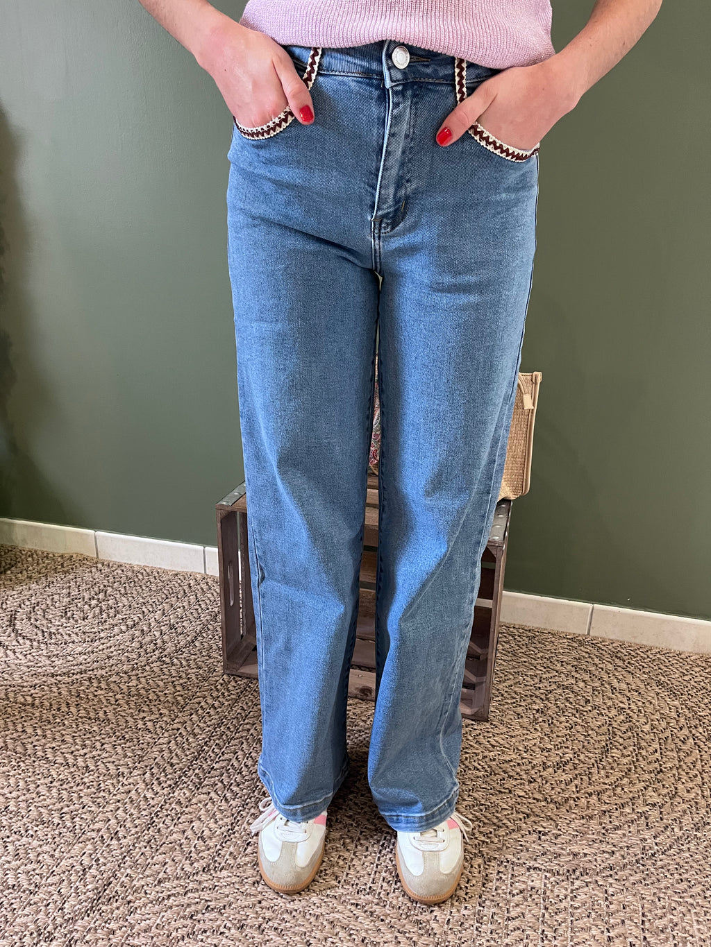 Jean wide leg femme coupe flatteuse - Vue de profil
