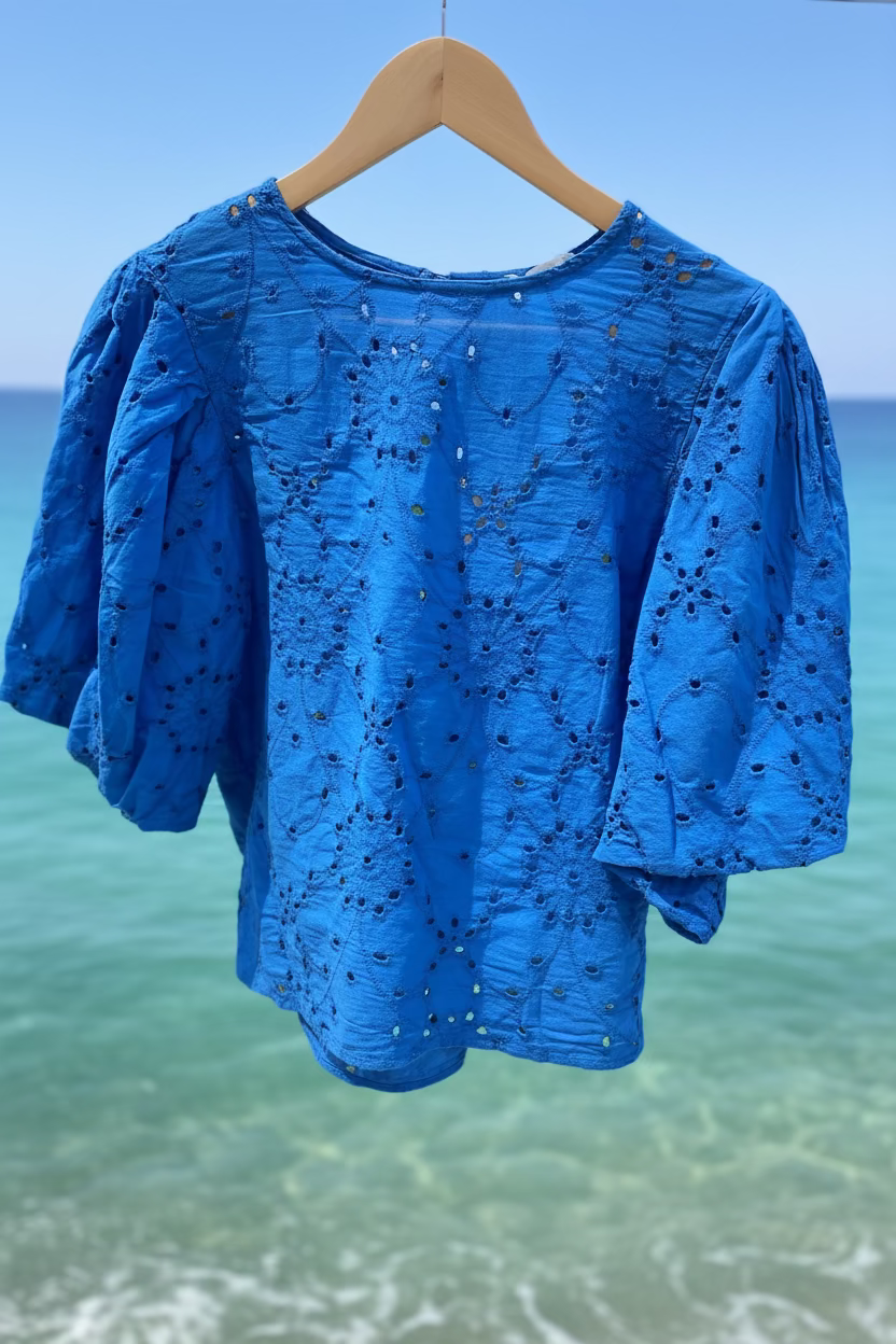Blouse broderie anglaise bleu électrique manches bouffantes coton – Le Style by Laëti