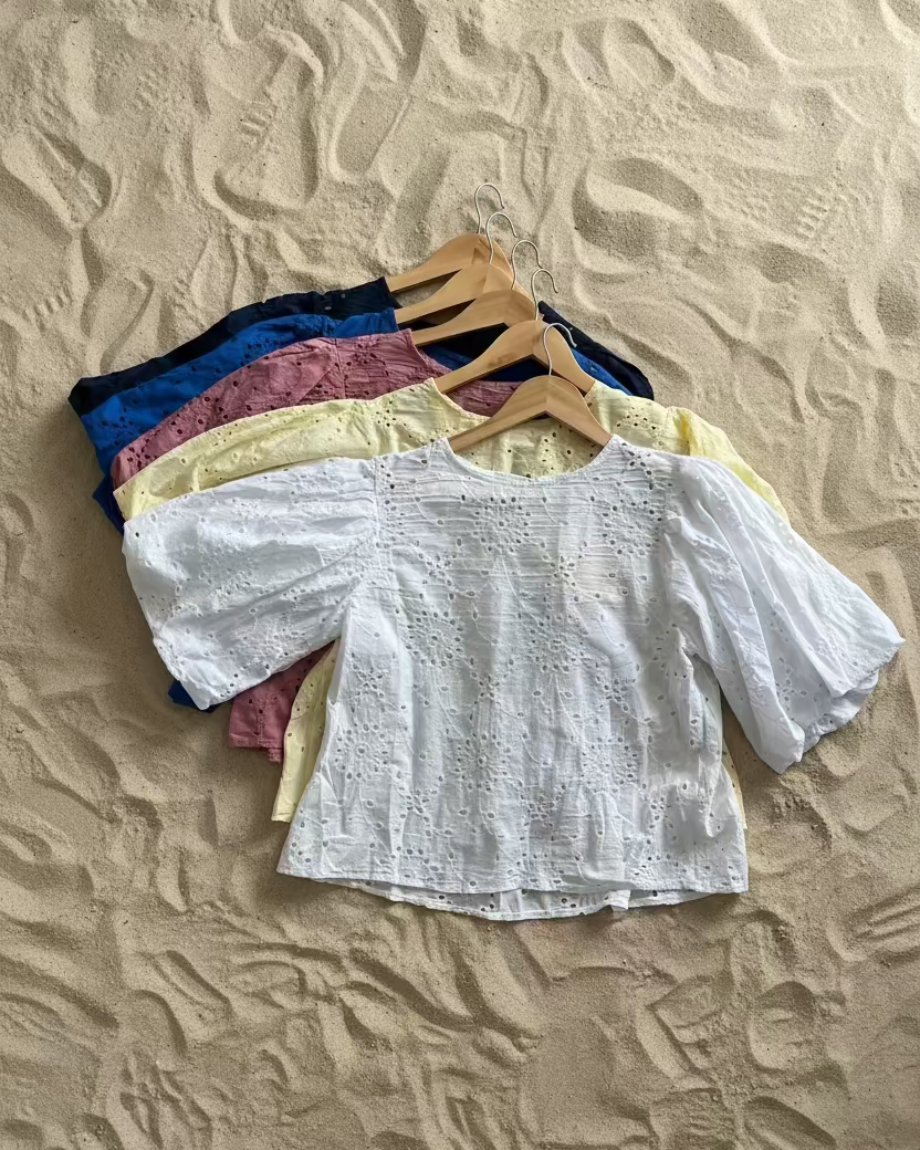 Blouse élégante broderie anglaise manches bouffantes fabriquée en Italie – Le Style by Laëti