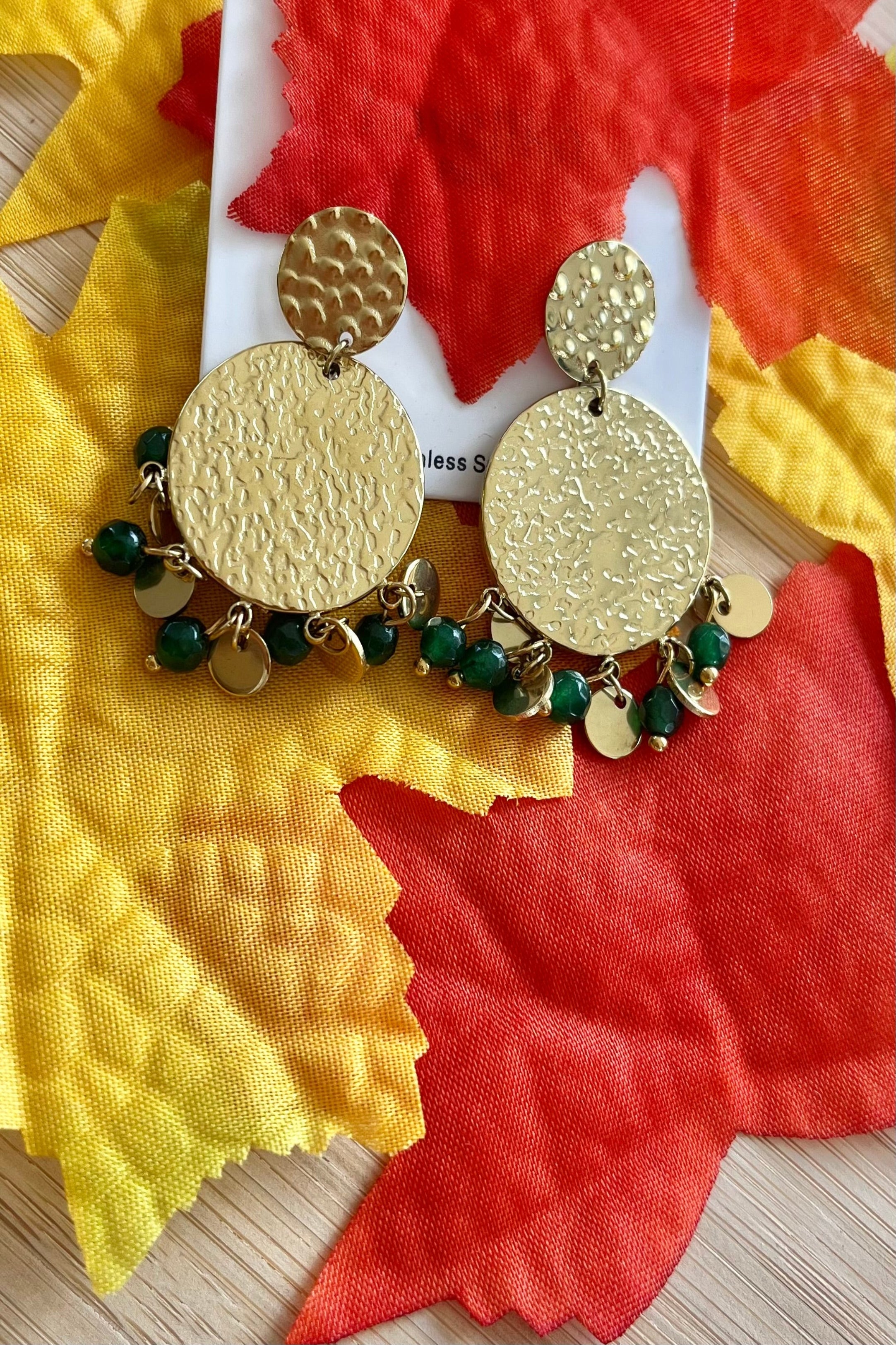 Boucles d’oreilles pendantes dorées en acier inoxydable avec perles vertes rondes- bijoux tendance automne