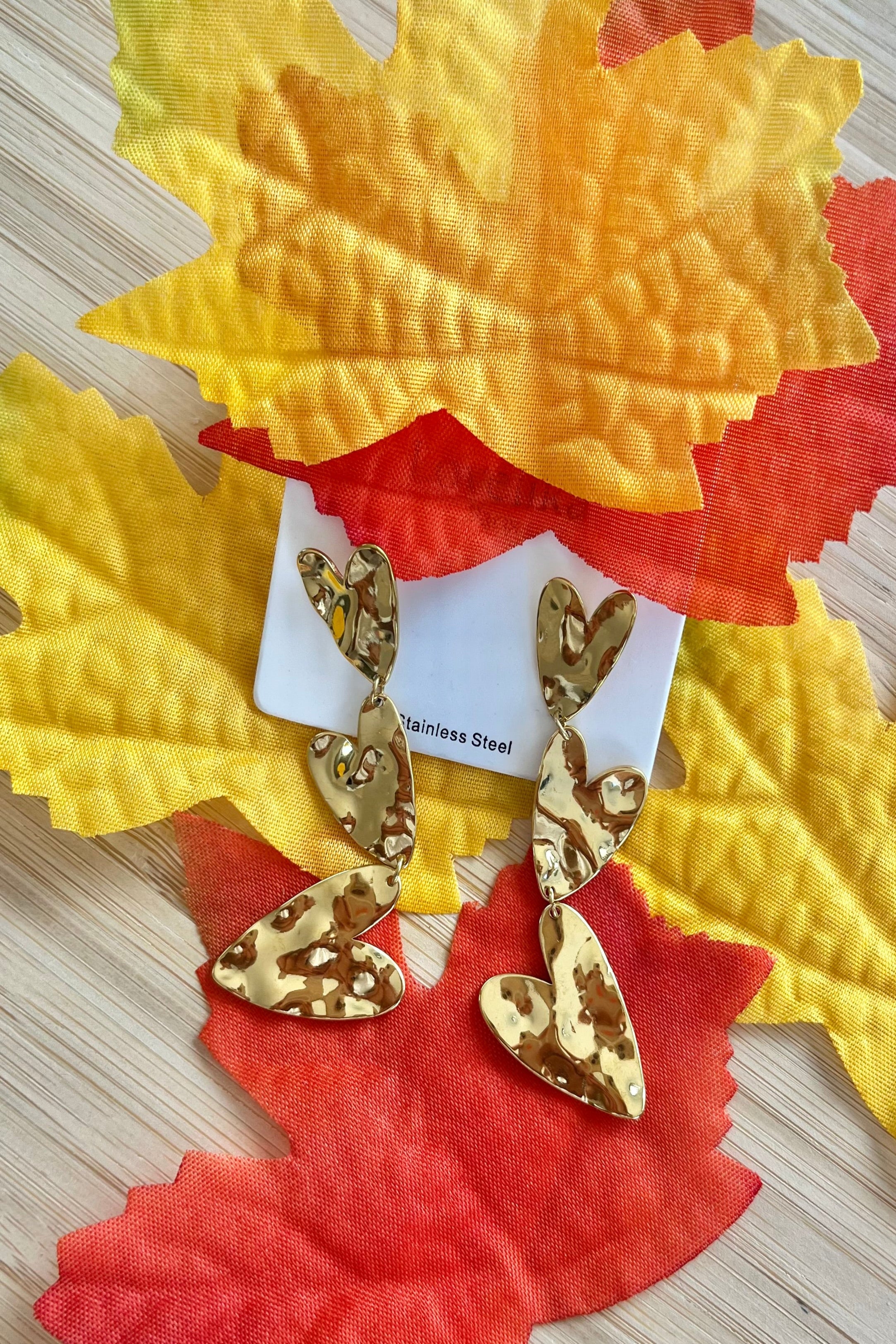 Boucles d’oreilles cœur dorées pendantes en acier inoxydable, mode automne 2026 -boutique guérande-Le style by laëti