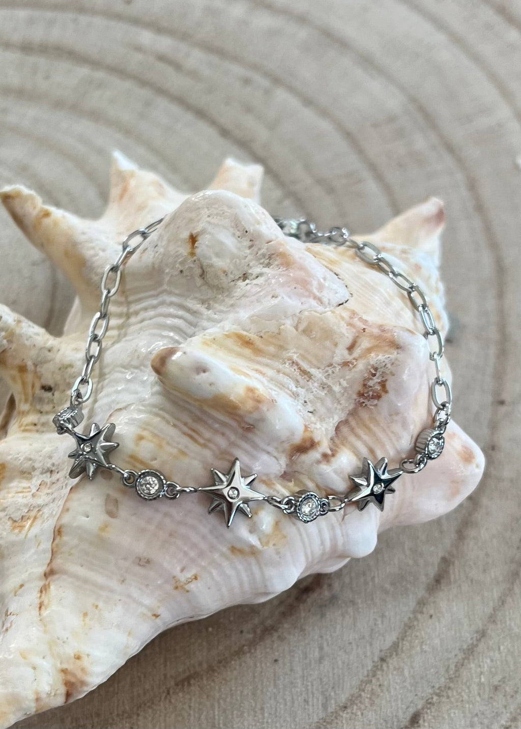   "Bracelet été doré charms soleil lune et étoile de mer en acier inoxydable - bijoux femme tendance | Le Style by Laëti" bijoux gurande st lyphard la baule
