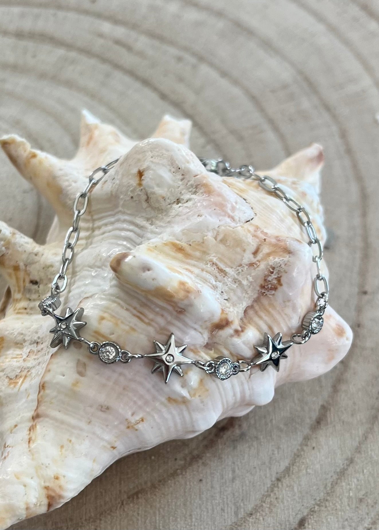   "Bracelet été doré charms soleil lune et étoile de mer en acier inoxydable - bijoux femme tendance | Le Style by Laëti" bijoux gurande st lyphard la baule
