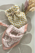 Foulard carré en coton fleurs