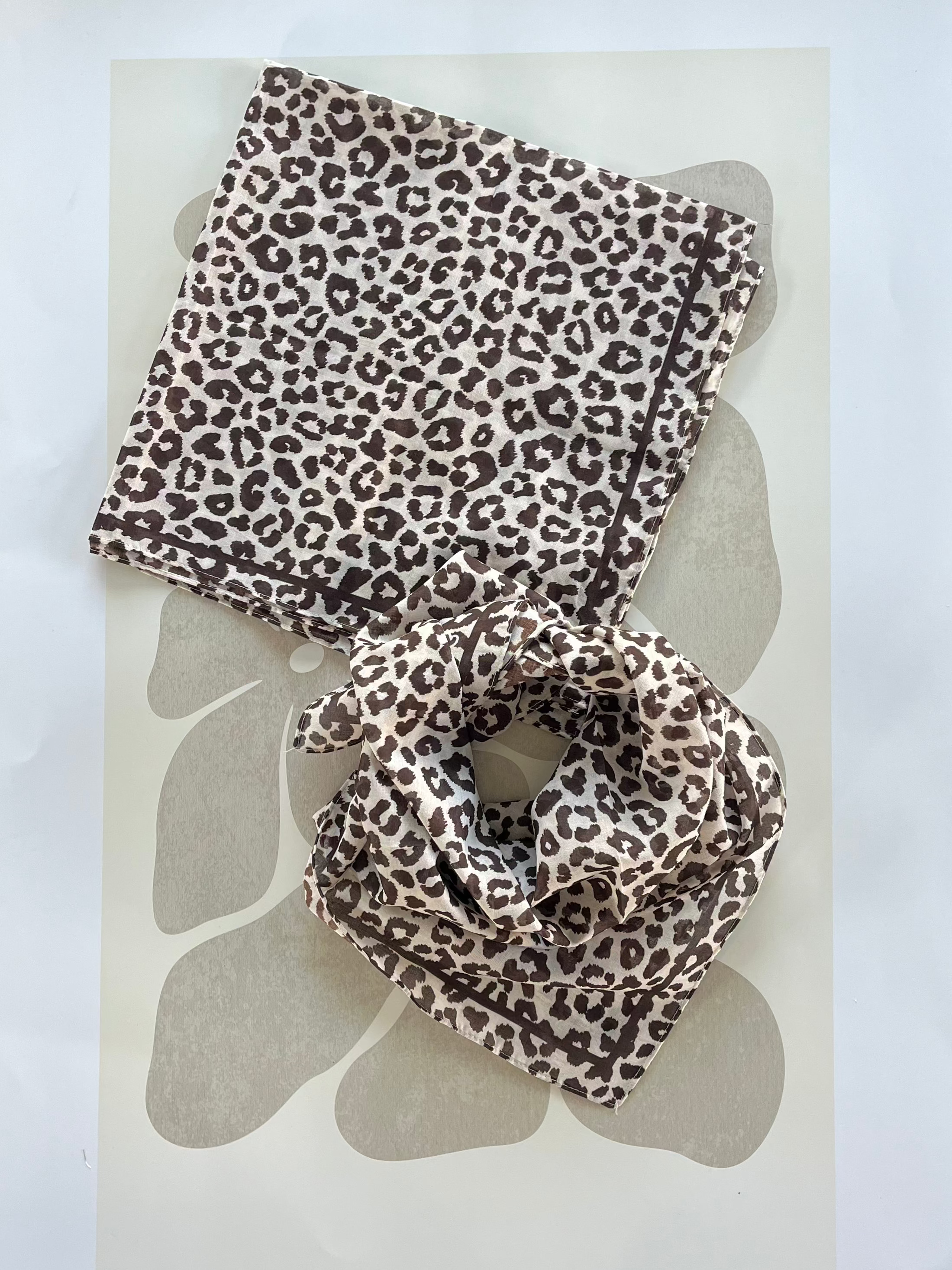 Carré Léopard – 100% Coton 30x30 cm