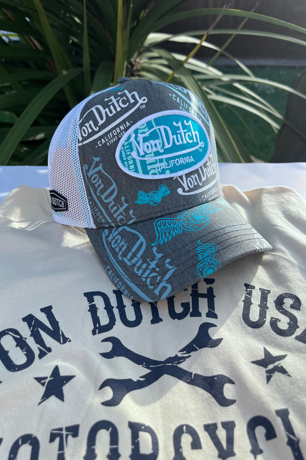 Casquette trucker Von Dutch gris, turquoise, bleu et blanc, logo brodé, filet aéré, snapback ajustable unisexe