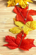 Collier cravate doré en acier inoxydable orné de strass scintillants- bijoux tendances 2026-boutique femme guérande la baule