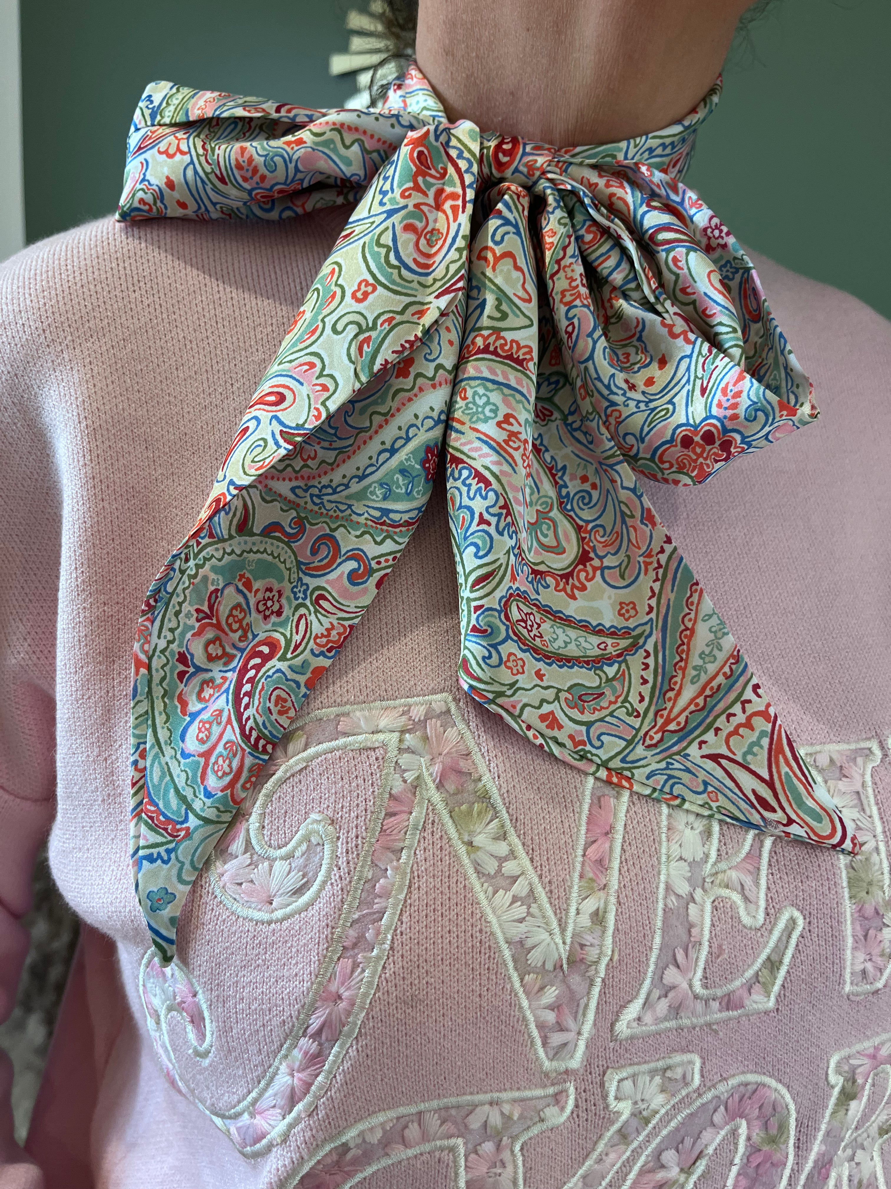 Foulard cbaroque bleu polyester  accessoire mode femme élégant