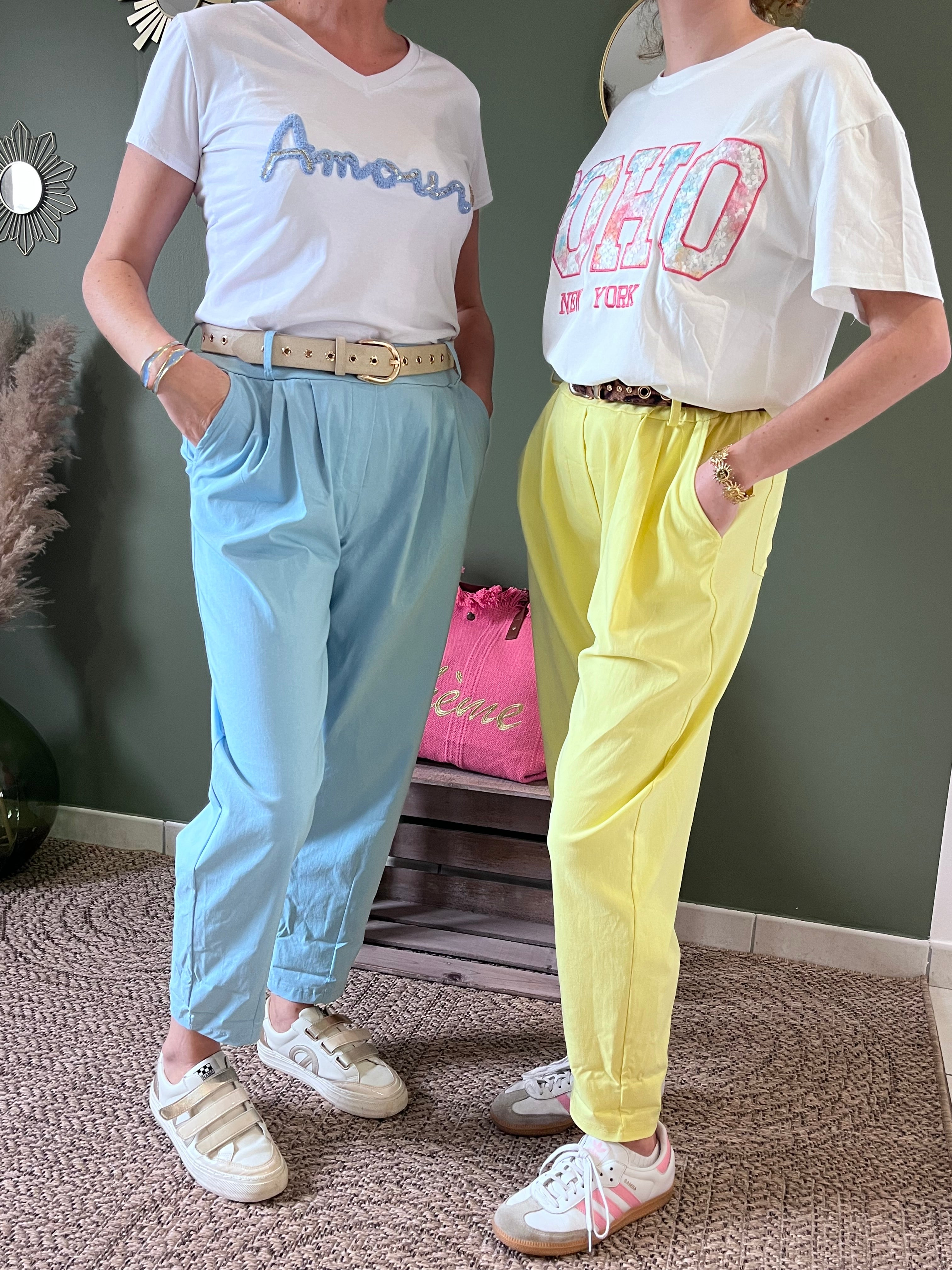 Pantalon chino coupe Ballon jaune bleu marine taille haute femme style sophistiqué