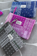 Pochette bandana en coton, motif graphique printanier, coloris rose, bleu et kaki, format 13x20 cm – Le Style by Laëti pret a porter femme guerande