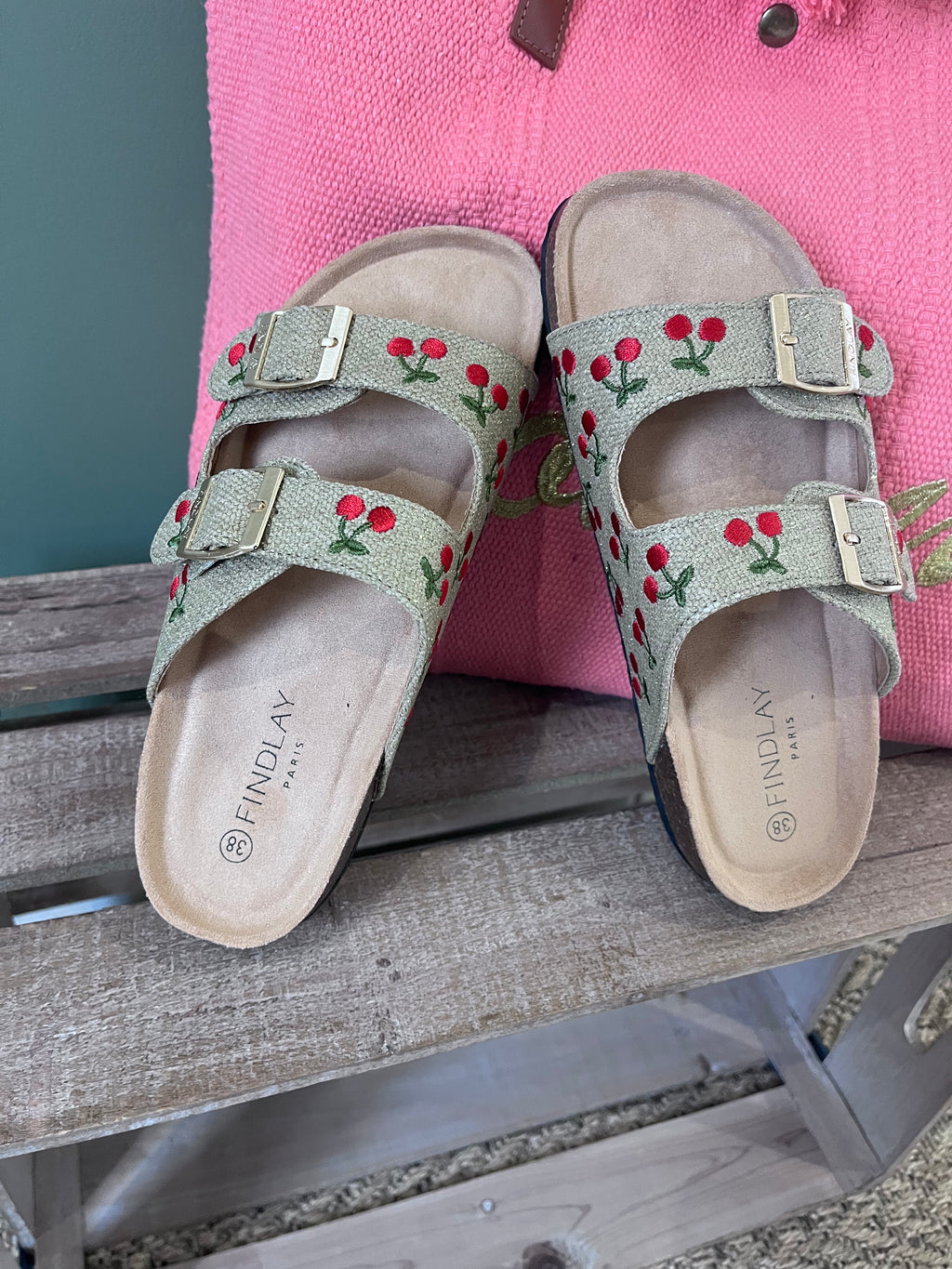 sandales femmes broderies cerises pailletees