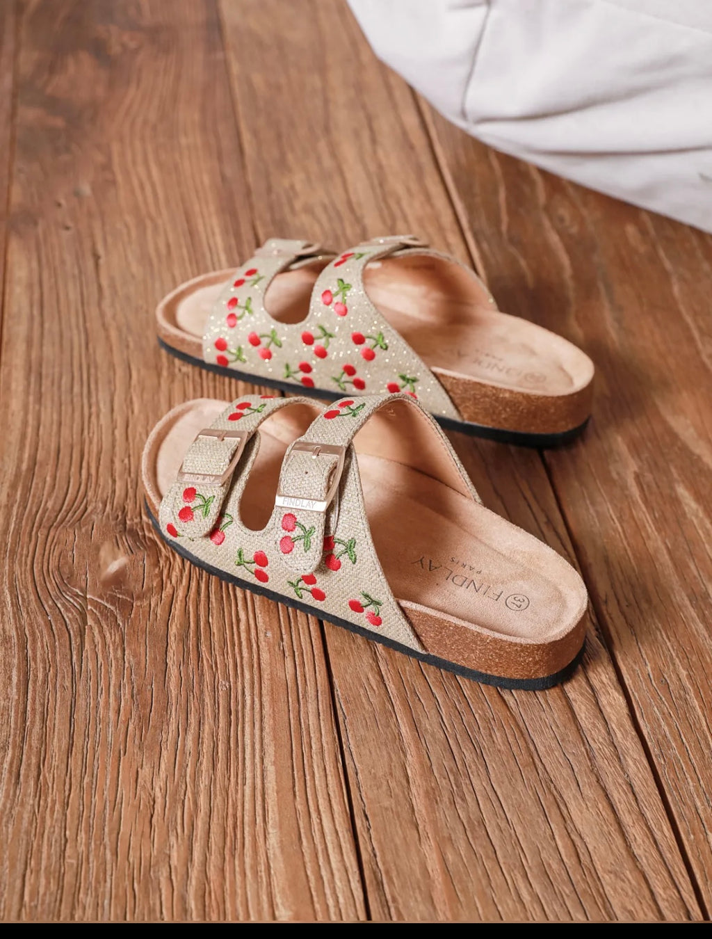 chaussures été femme sandales broderies cerises paillettes