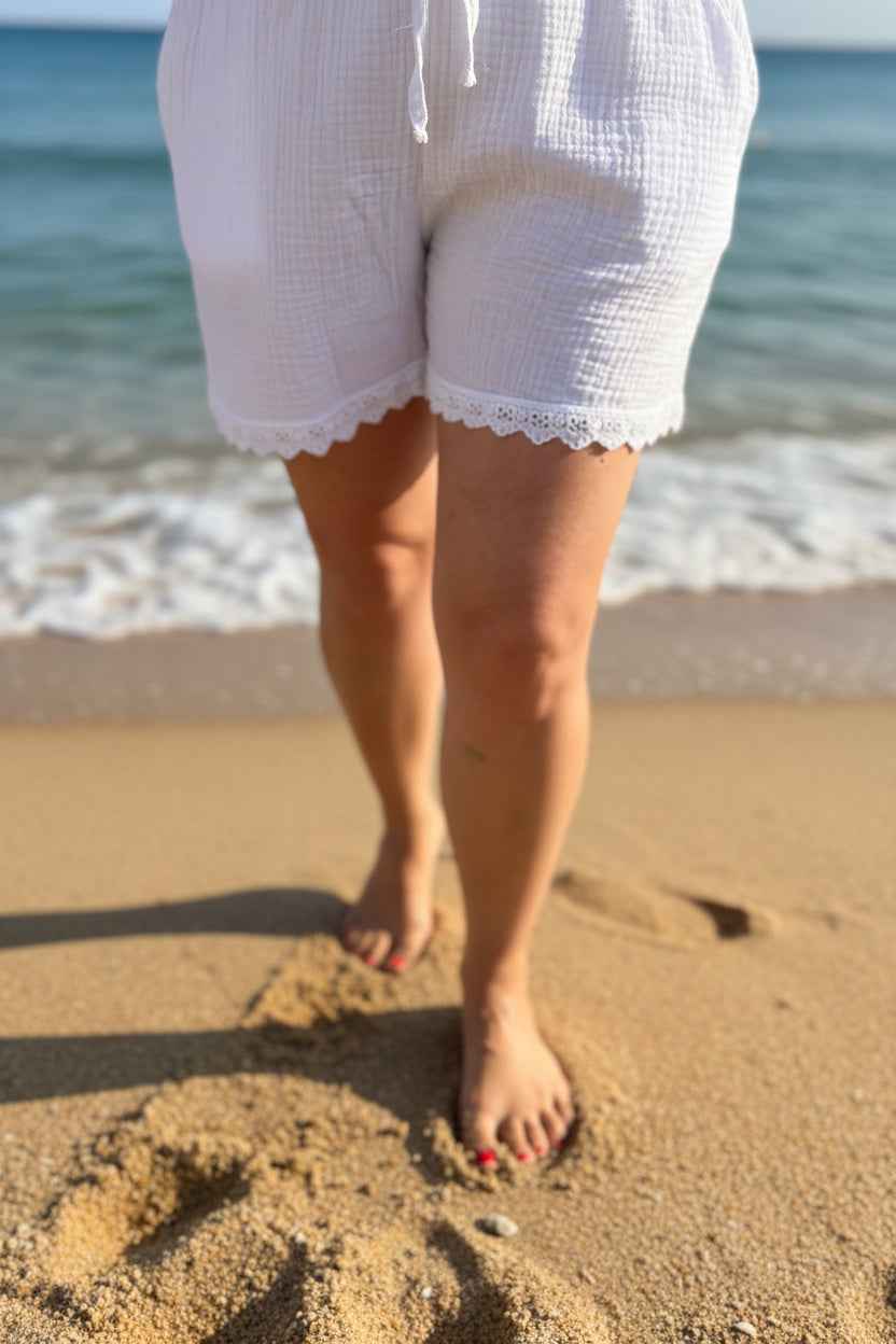 Short en Gaze de Coton à Finition Dentelle