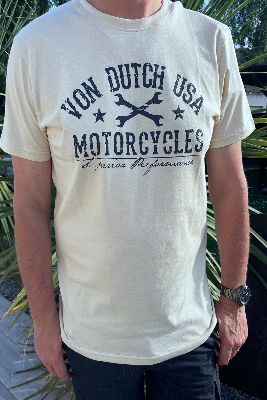 T-shirt homme beige Von Dutch USA Motorcycles - imprimé graphique col rond jersey  pret a porte homme guérande