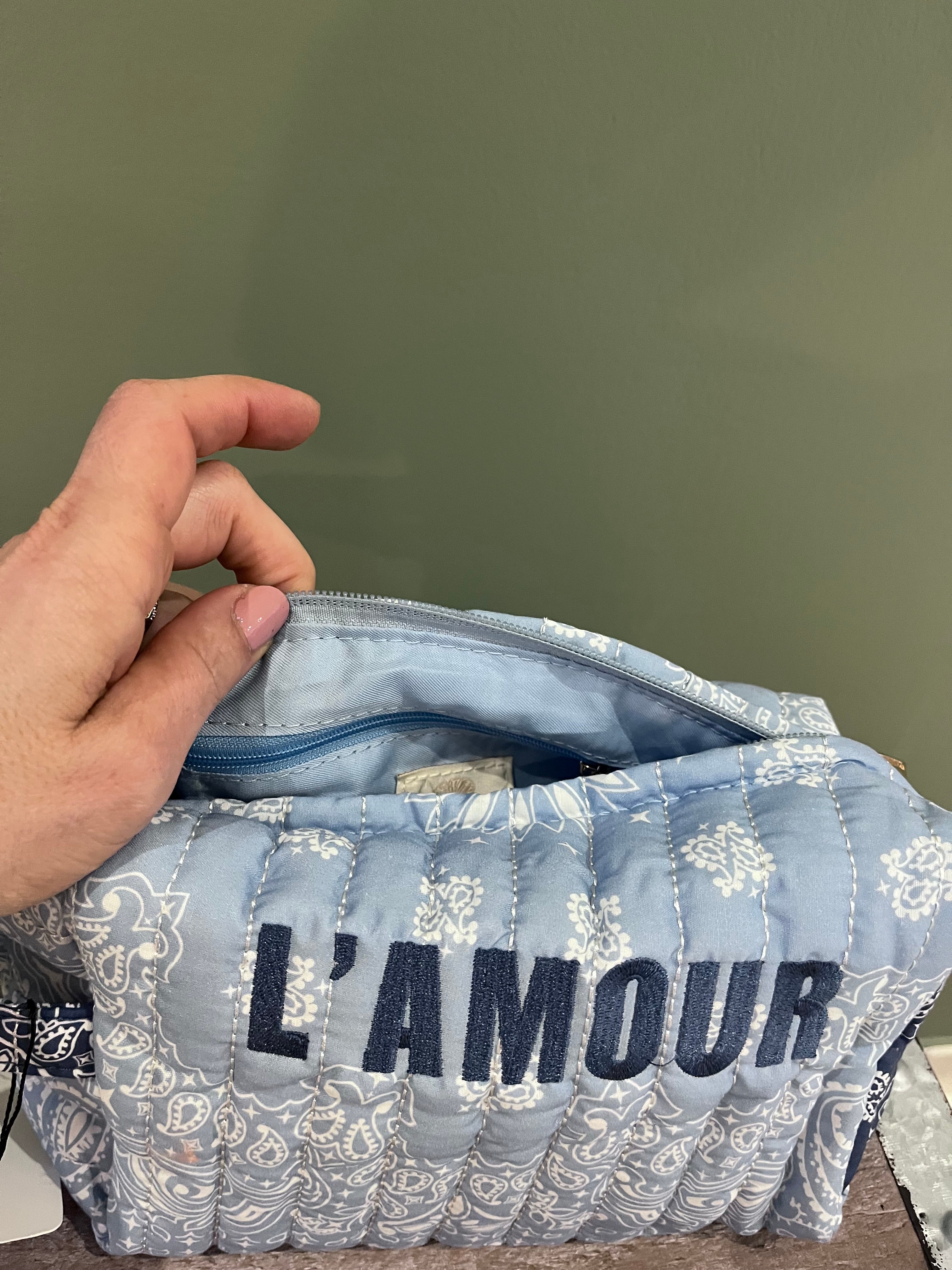 Trousse de Toilette L'amour - Détail Fermeture Éclair