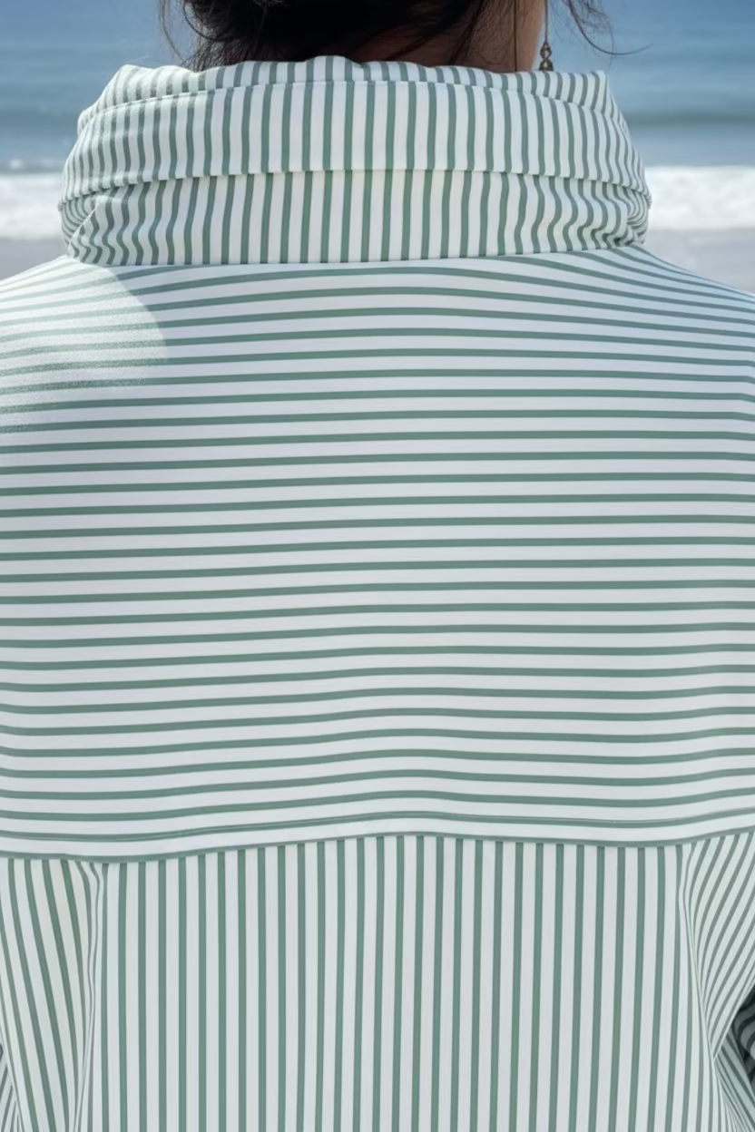 Veste à Capuche Rayée Coupe Courte & Légère